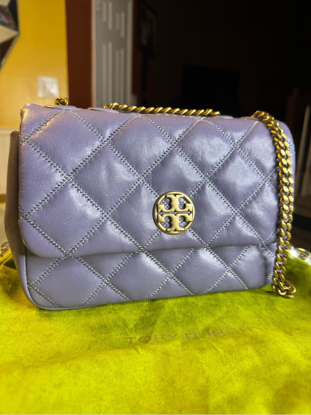 NWOT Tory Burch Willa Soft Quilt Small Shoulder Bag in Lavender. - Picture 4 of 13